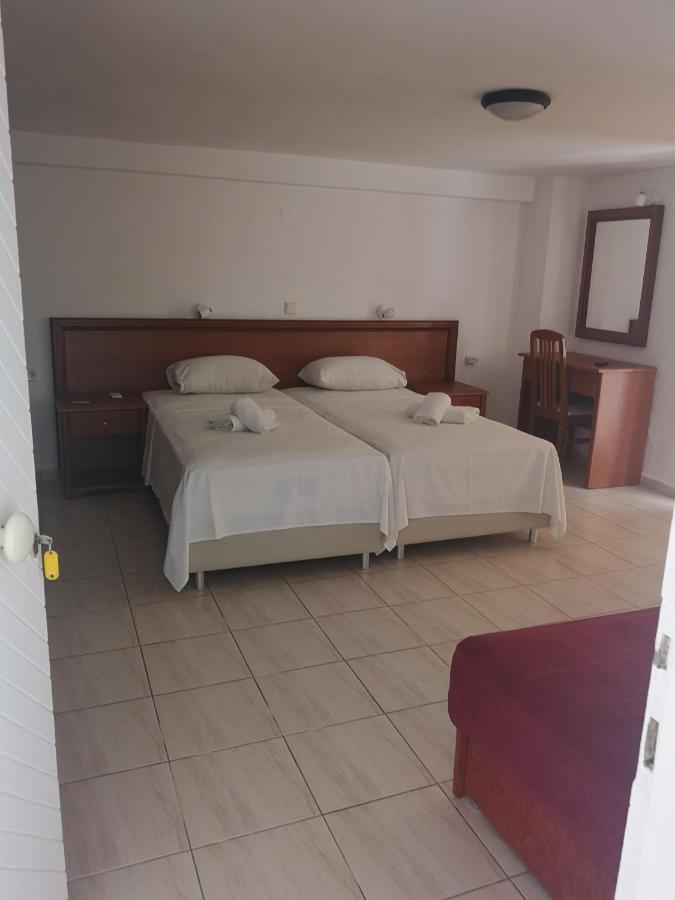 Gatos Beach Hotell Pefkochori Exteriör bild